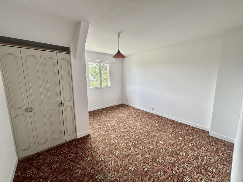 Maison - 200 m² - 7 pièces