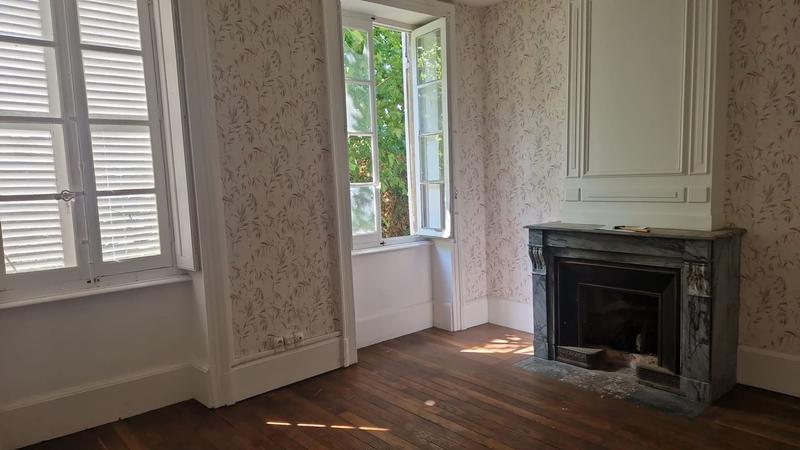 Maison - 230 m² - 11 pièces