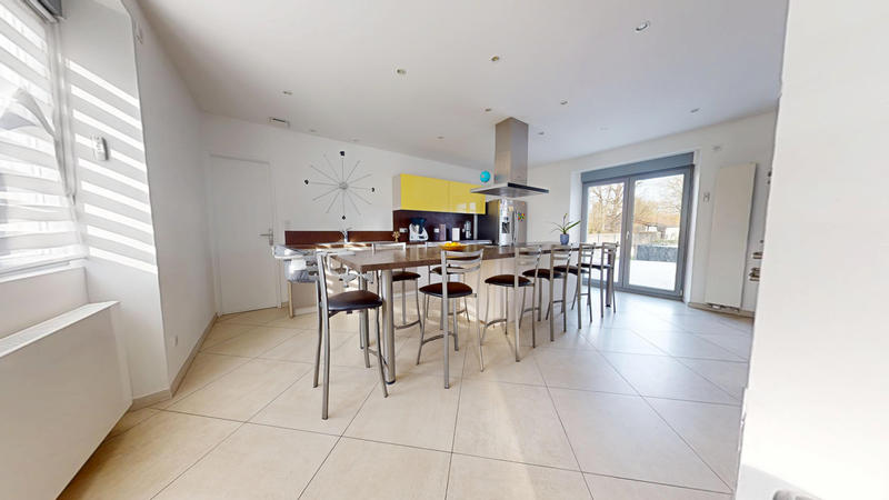 Maison - 166 m² - 6 pièces