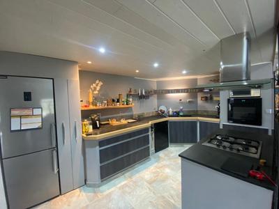 Maison - 165 m² - 5 pièces
