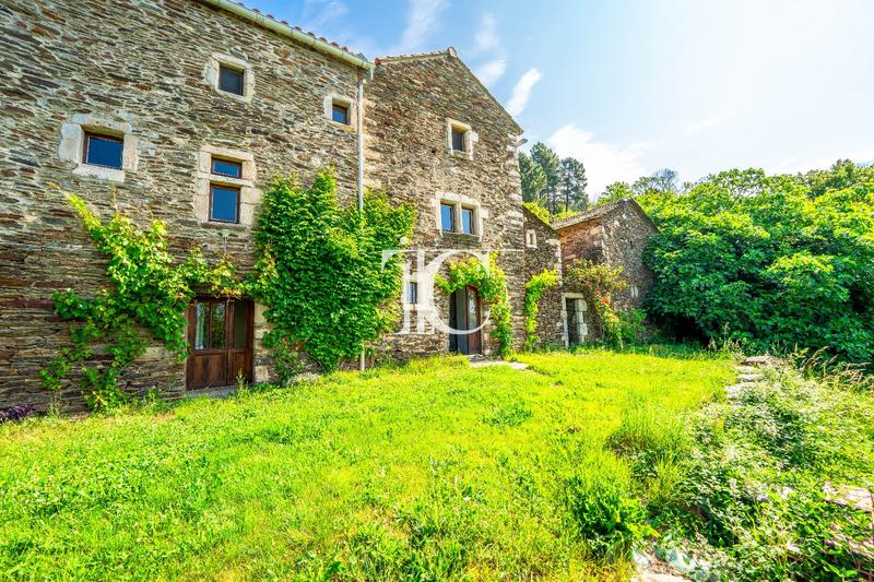 Maison - 205 m² - 8 pièces