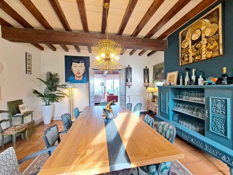 Maison - 557 m² - 16 pièces