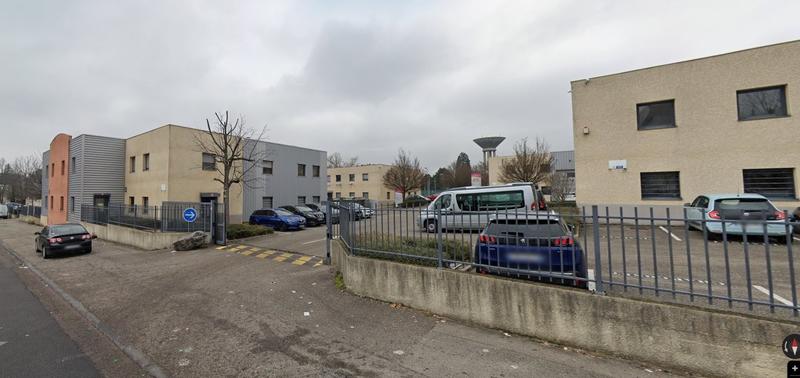 Bureau - 85 m² - 5 pièces