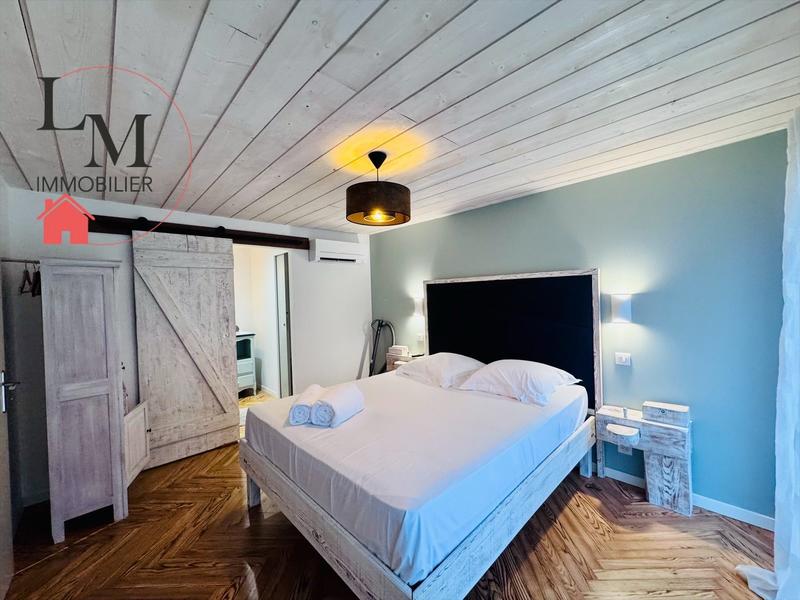 Villa - 295 m² - 10 pièces