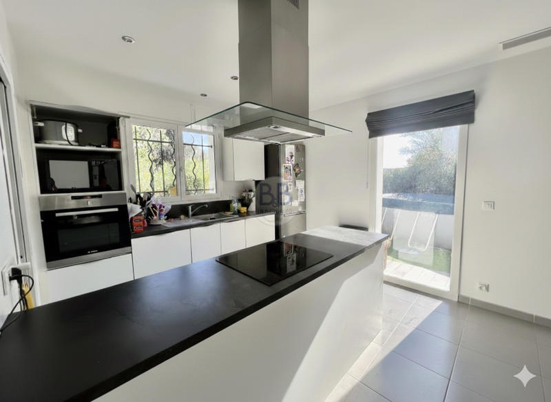 Villa - 90 m² - 4 pièces