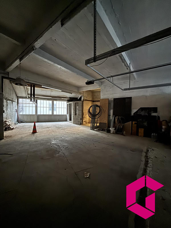 Local d'activités - 100 m²