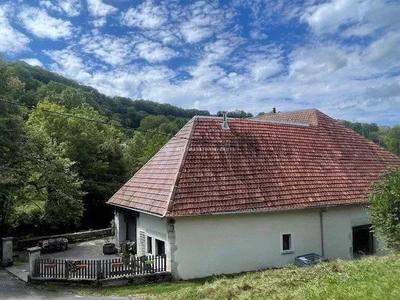 Maison - 318 m² - 7 pièces