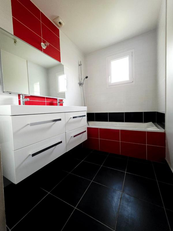 Maison - 100 m² - 6 pièces