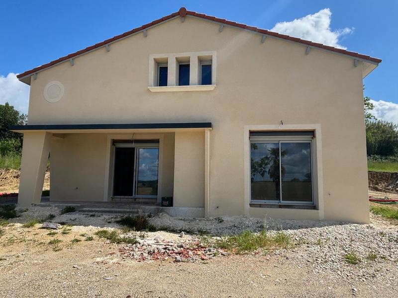 Maison de campagne - 200 m² - 2 pièces