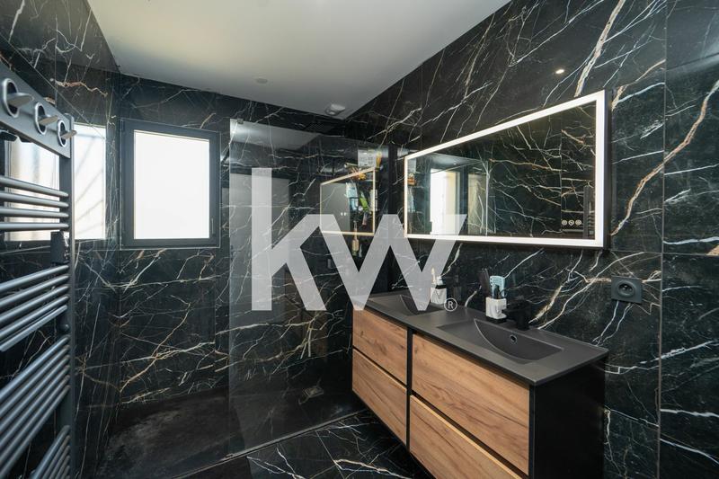 Maison - 91 m² - 4 pièces