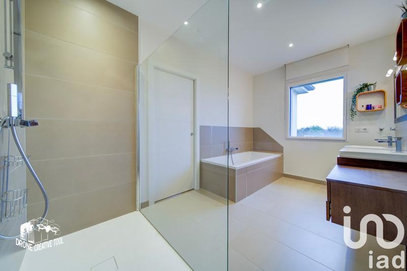 Maison - 294 m² - 10 pièces