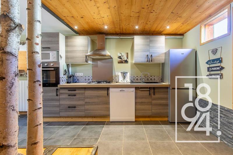 Maison - 328 m² - 11 pièces