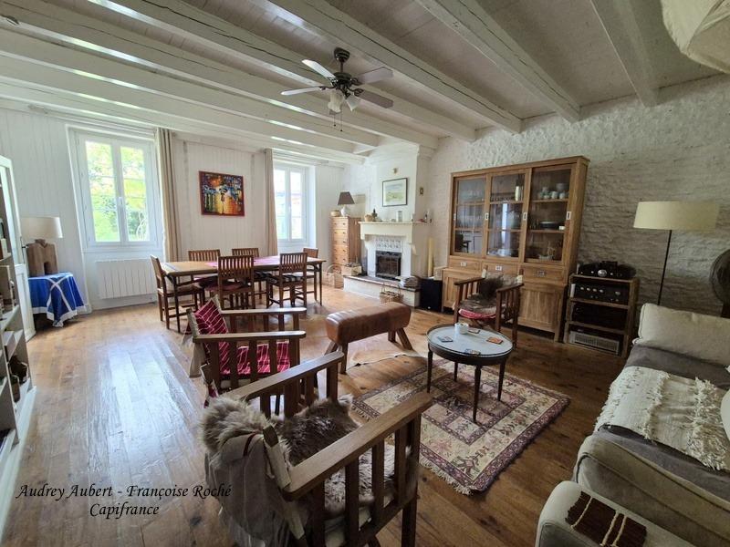 Maison en pierre - 280 m² - 11 pièces