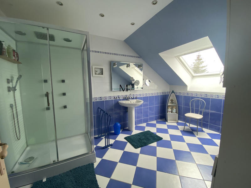 Maison ancienne - 195 m² - 8 pièces