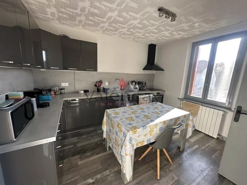 Maison - 98 m² - 4 pièces