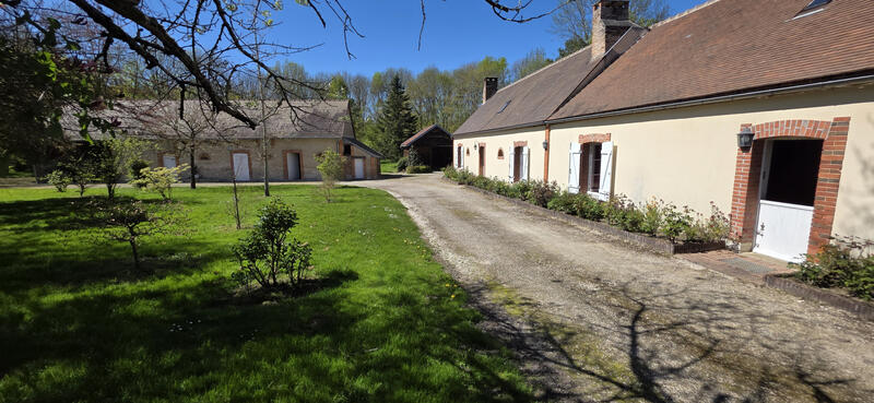 Propriété - 205 m² - 5 pièces