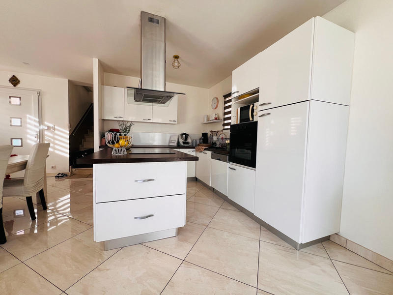 Maison - 95 m² - 4 pièces