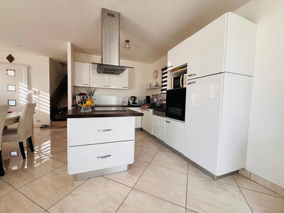 Maison - 95 m² - 4 pièces