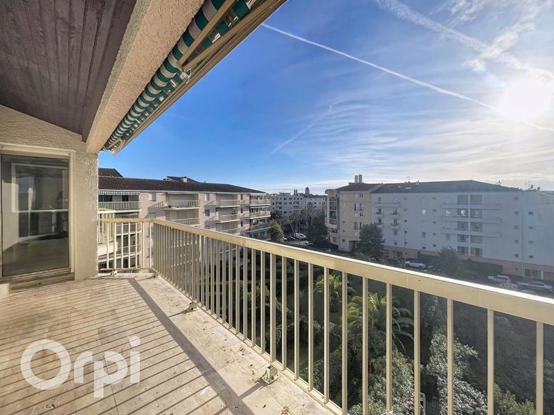 Appartement - 96 m² - 4 pièces