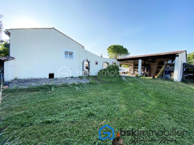 Maison - 208 m² - 7 pièces