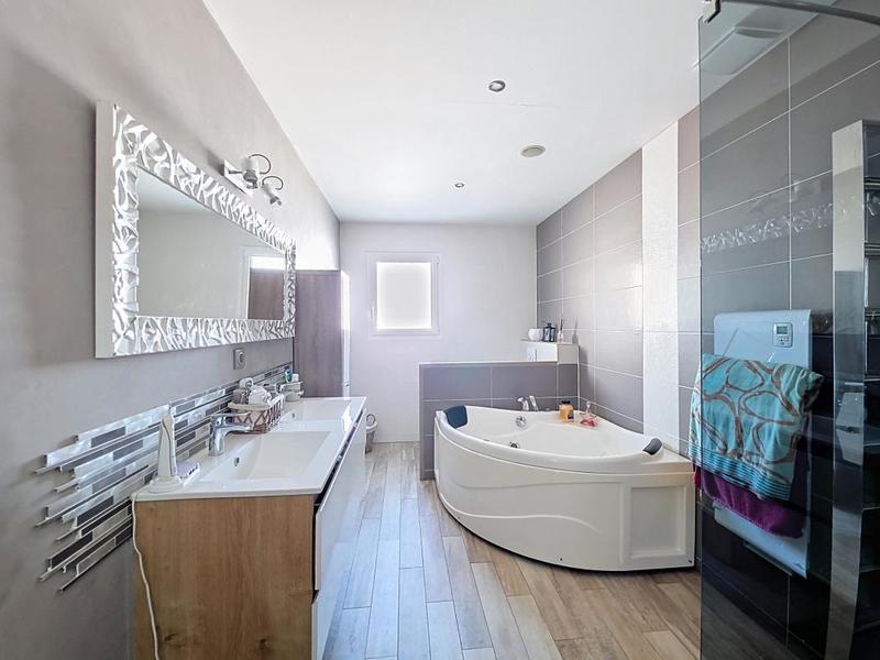 Maison - 153 m² - 5 pièces