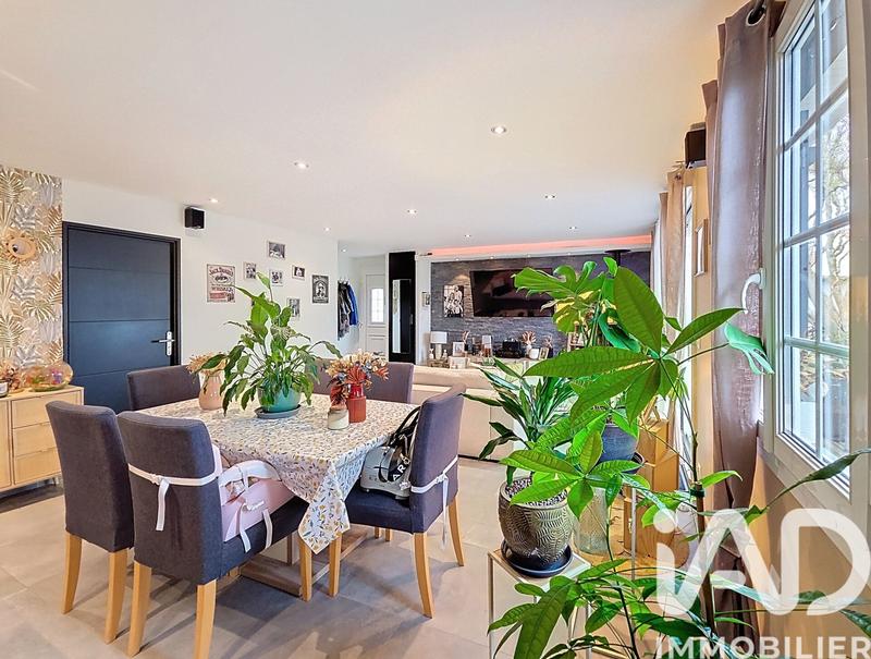 Maison - 98 m² - 4 pièces