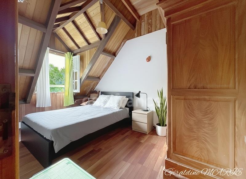 Maison - 242 m² - 6 pièces