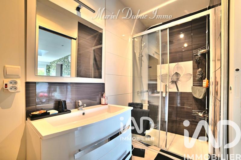 Maison - 239 m² - 8 pièces