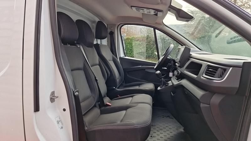 Renault Trafic Fourgon l2h1 3000 kg blue dci 130 grand confort