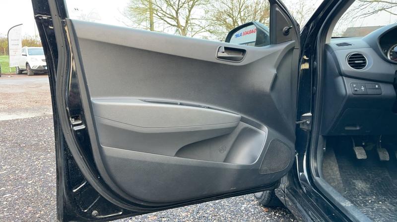 Hyundai i10 1.0 66 Initia - Première main