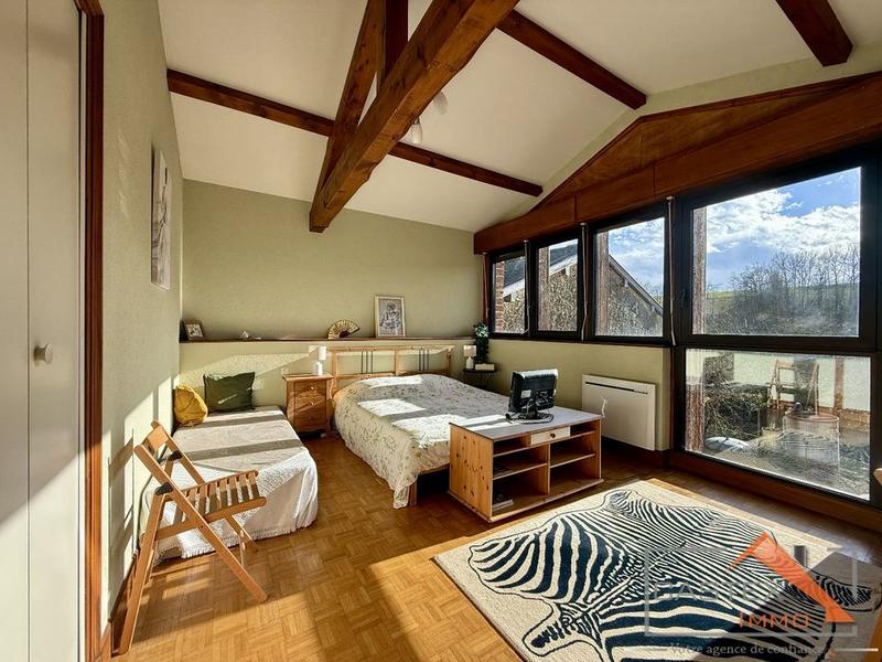 Maison en pierre - 223 m² - 7 pièces