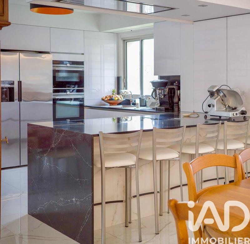 Appartement - 135 m² - 5 pièces