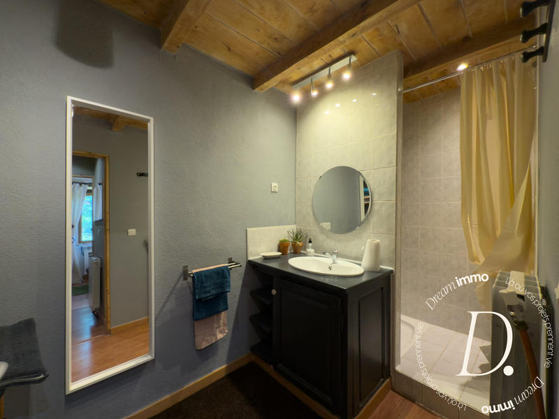 Maison - 260 m² - 7 pièces