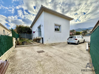 Maison traditionnelle - 70 m² - 3 pièces