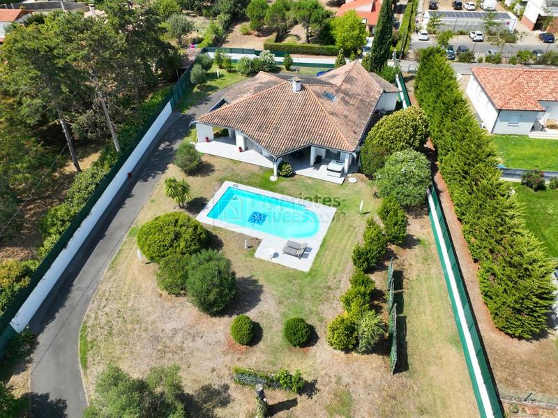 Maison - 196 m² - 6 pièces