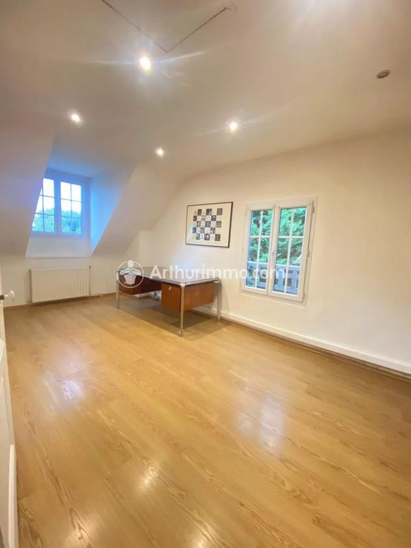 Maison - 350 m² - 4 pièces