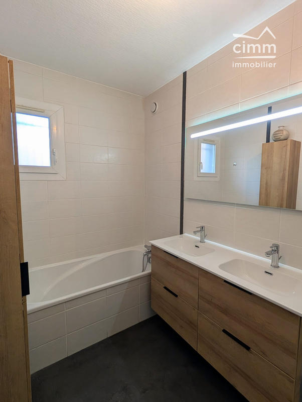 Maison - 110 m² - 4 pièces