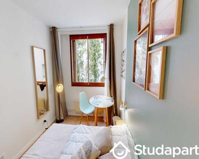 Chambre - 70 m² - 1 pièce