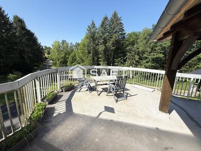 Maison - 241 m² - 9 pièces