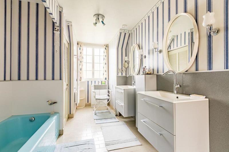 Maison - 216 m² - 6 pièces