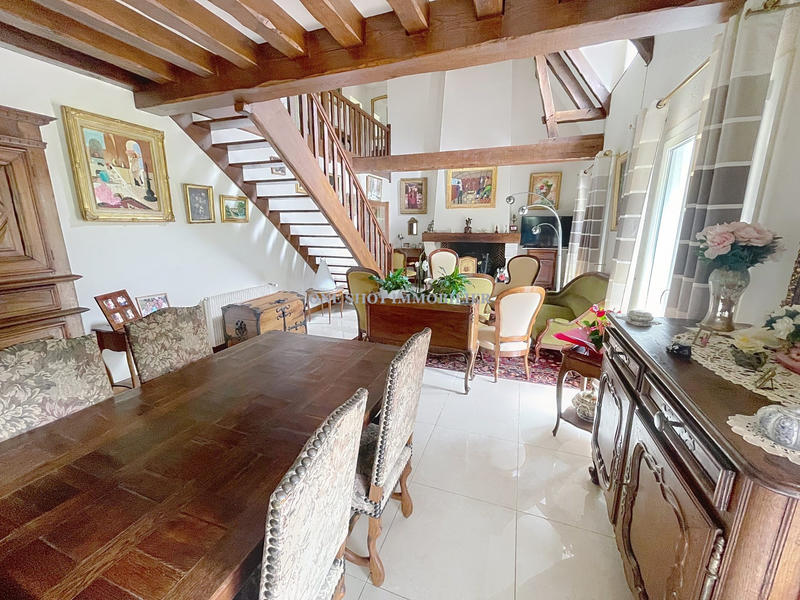 Villa - 240 m² - 8 pièces