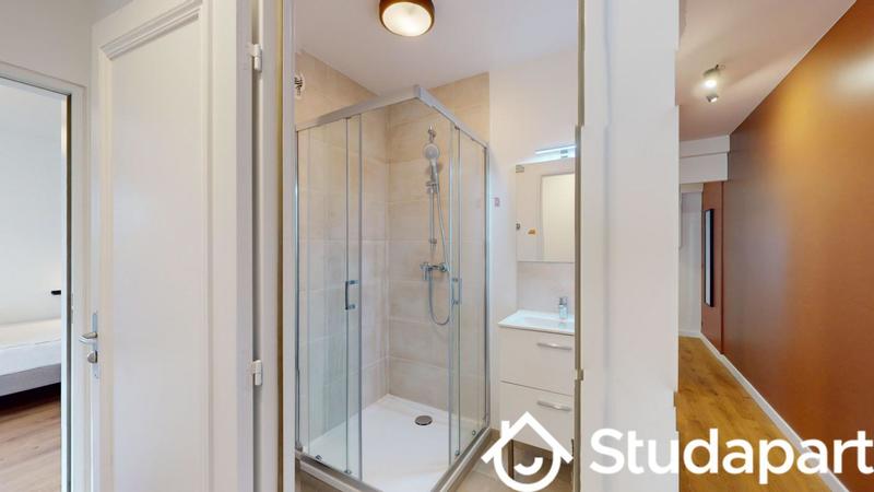 Chambre - 9 m² - 1 pièce