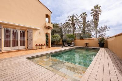 Maison - 291 m² - 10 pièces