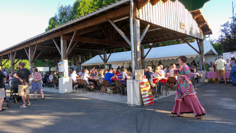Marché festif à Vayres