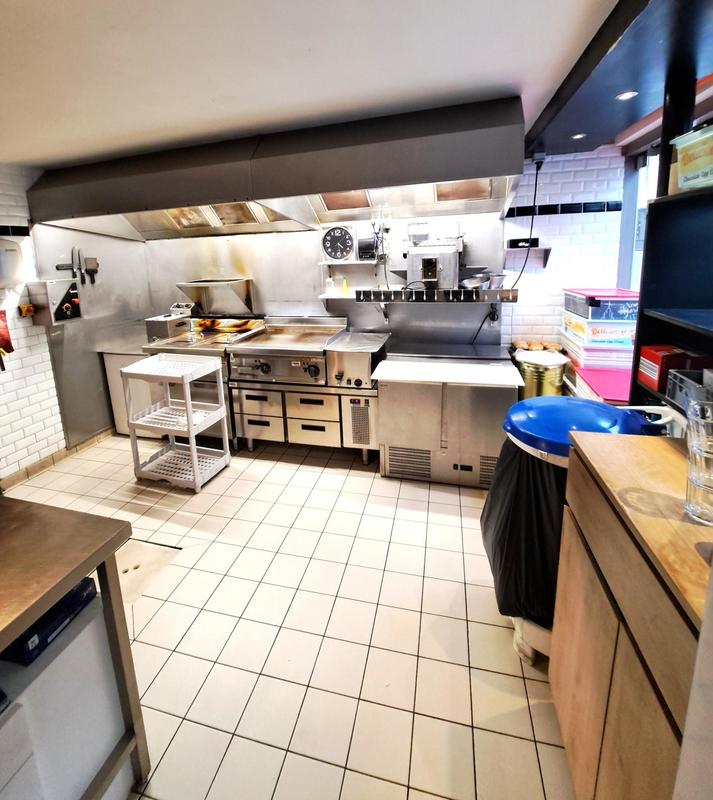 Local commercial - 150 m² - 3 pièces