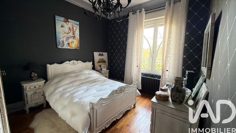 Château - 352 m² - 7 pièces