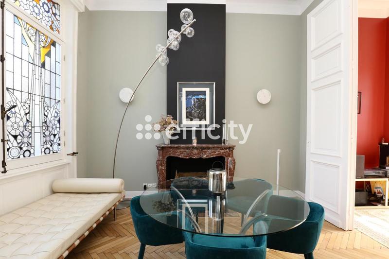 Maison - 200 m² - 7 pièces