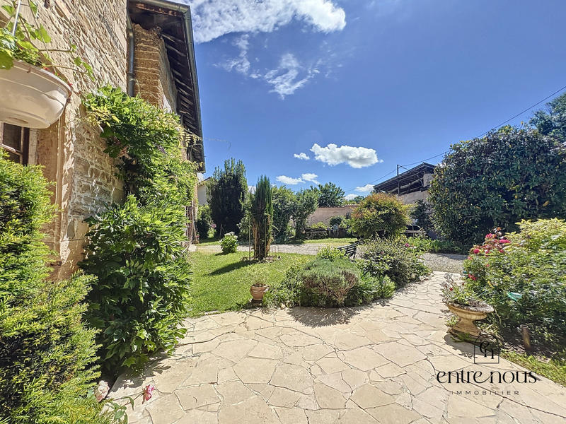 Maison - 220 m² - 6 pièces