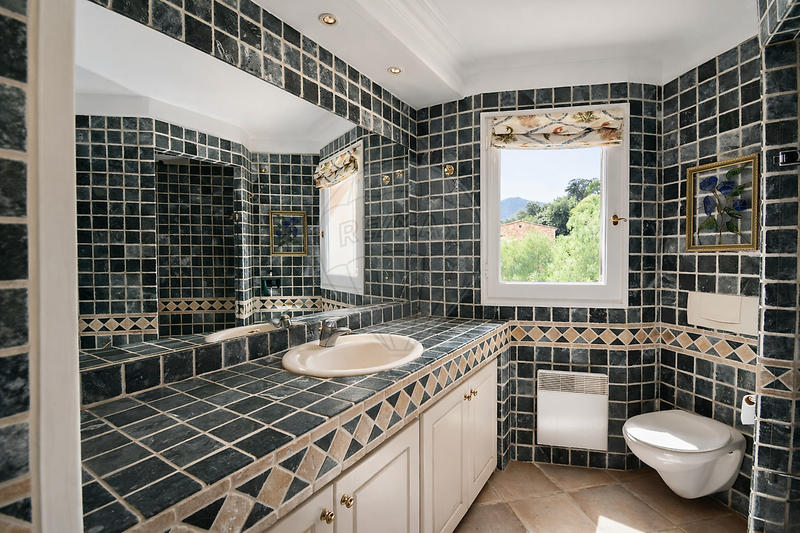 Villa - 185 m² - 6 pièces