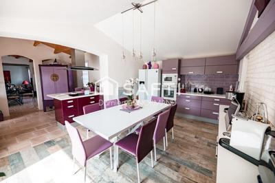 Maison - 205 m² - 6 pièces